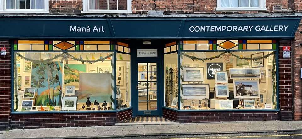 Mana Art Gallery Shop Frontage
